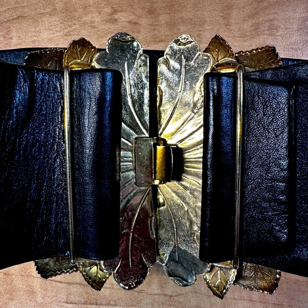 Vintage Leather/Suede & Brass Leaf Belt - Picture 6 of 7